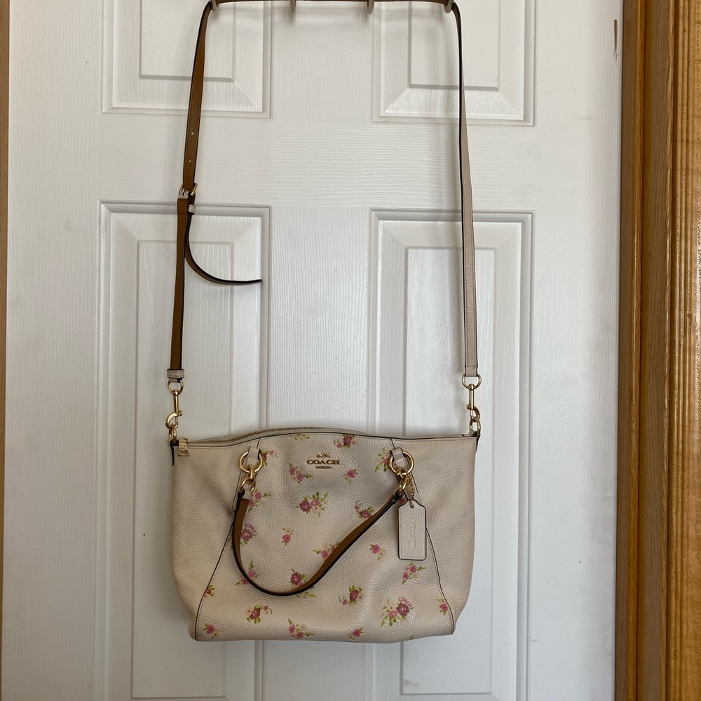 Coach Kelsey purse crossbody satchel peble leather